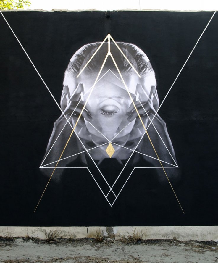 4am, 2013, <br />
Wall painting, collage and gold leaves, 440x500 cm
