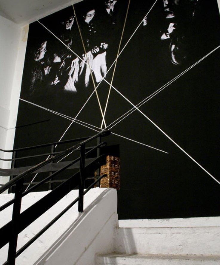 Hypnosis, 2012, <br />
Wall painting, collage, bricks and gold leaves, 450x380 cm