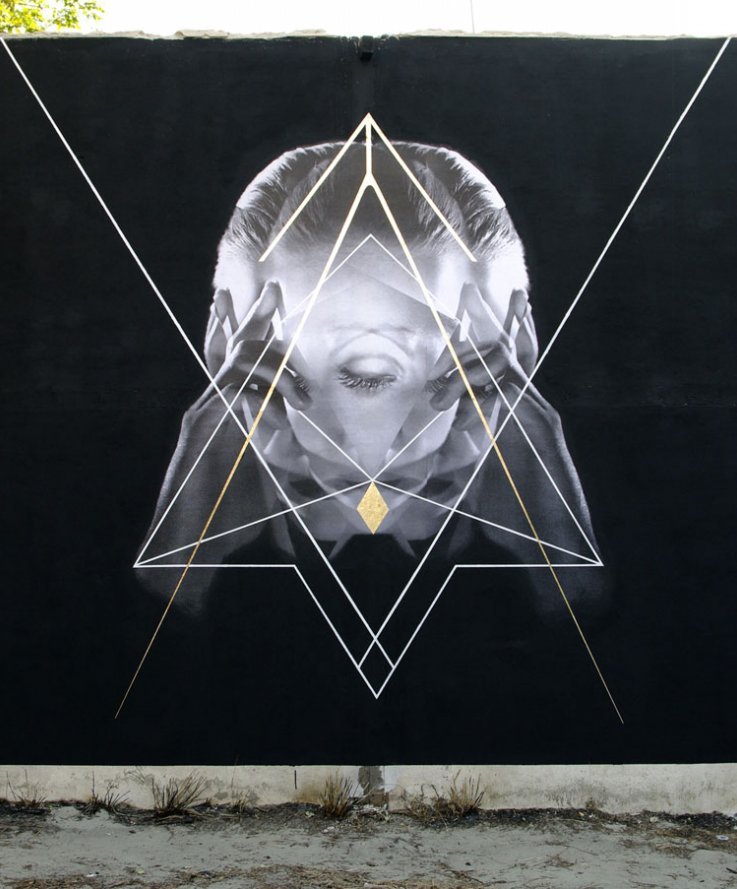 4am, 2013, <br />
Wall painting, collage and gold leaves, 440x500 cm